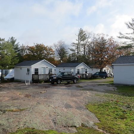 Halls Cottages Honey Harbor Extérieur photo