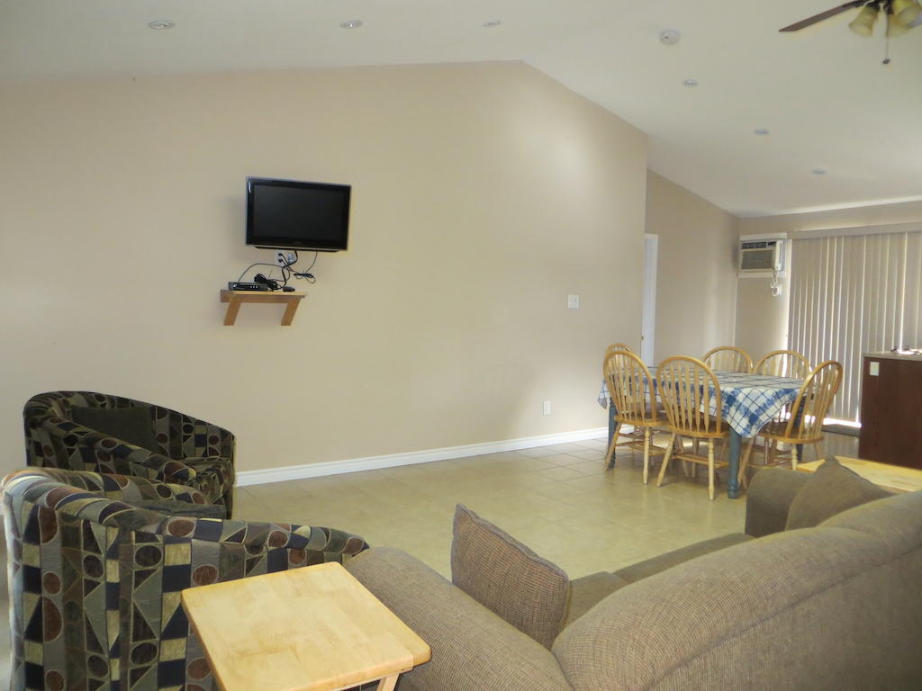 Halls Cottages Honey Harbor Chambre photo