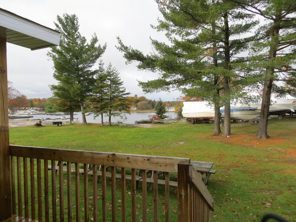 Halls Cottages Honey Harbor Chambre photo