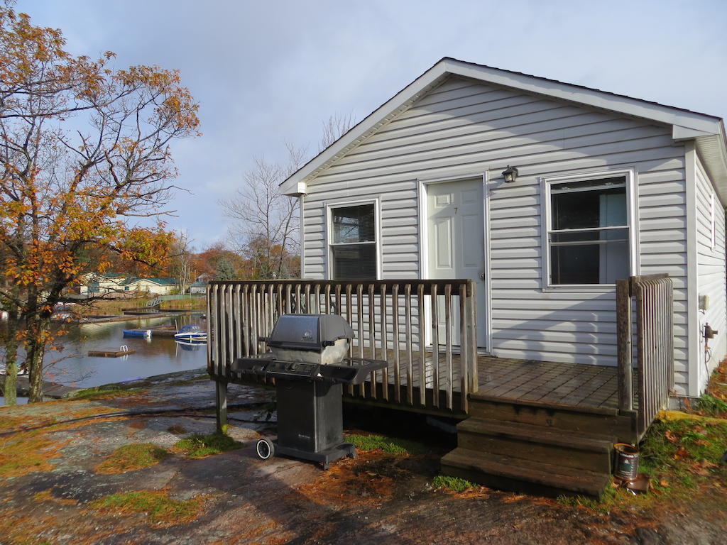 Halls Cottages Honey Harbor Extérieur photo
