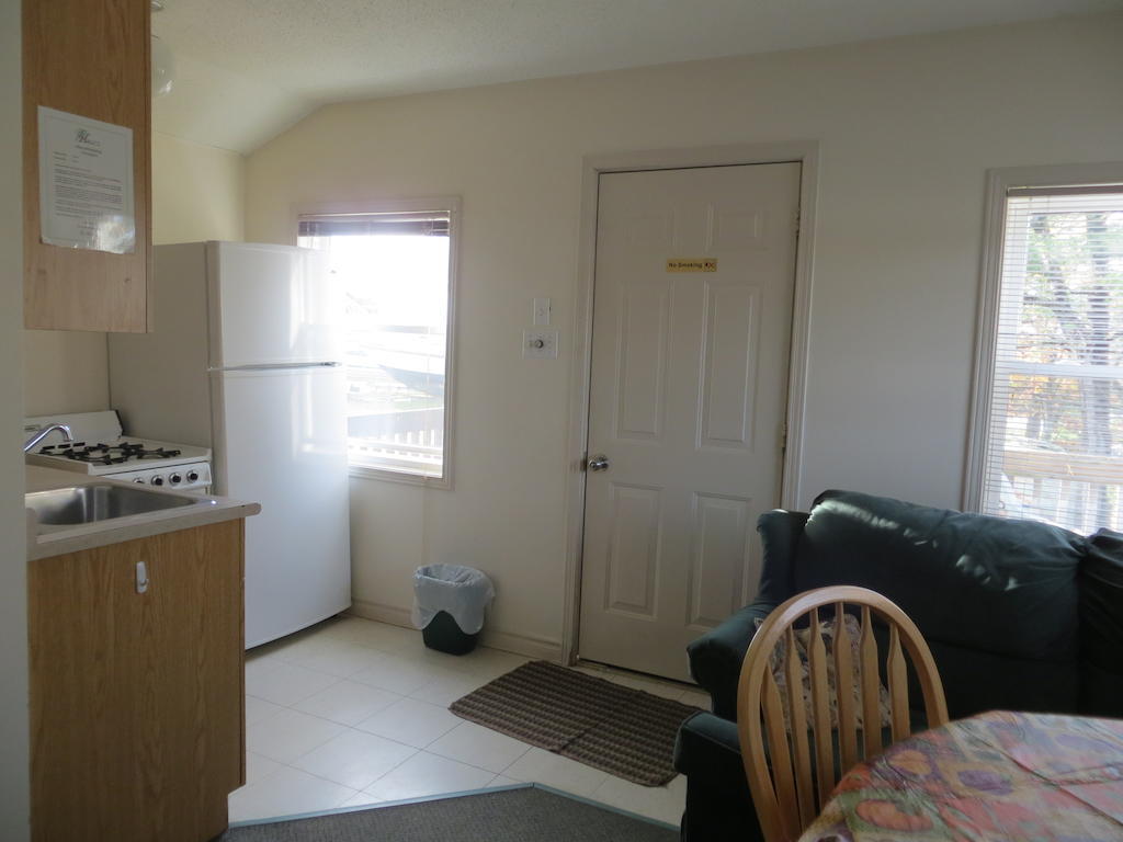 Halls Cottages Honey Harbor Chambre photo