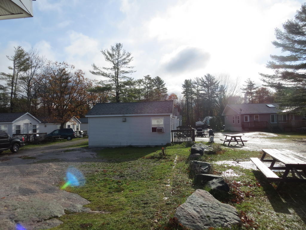 Halls Cottages Honey Harbor Chambre photo